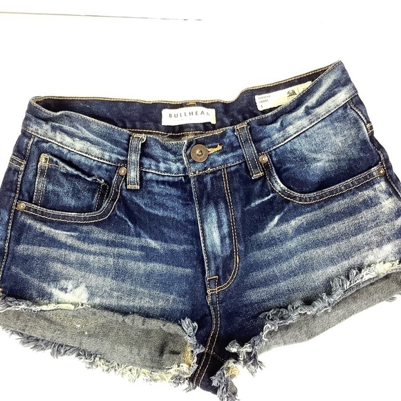 𝅺BULLHEAD DISTRESSED LOW RISE FESTIVAL SHORTS - Picture 1 of 4